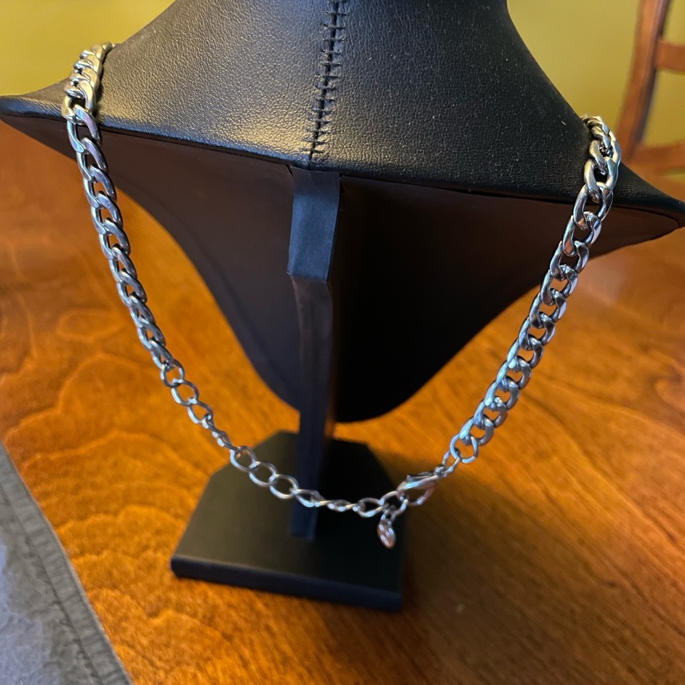 Statement Gorgeous Teardrop Rhinestone Necklace - Picture 6 of 7